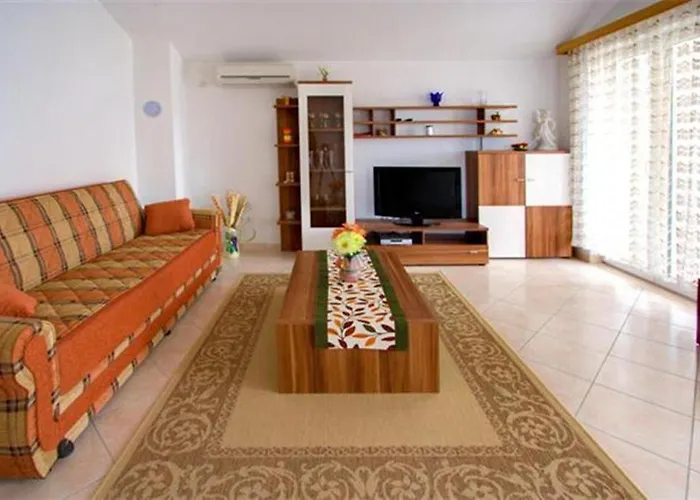 San * Малинска