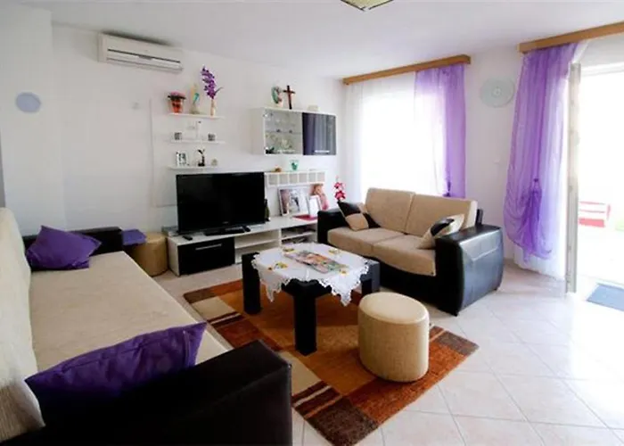 San Апартаменты Малинска